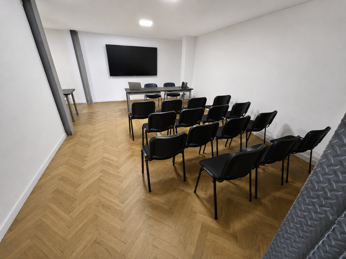 Sala riunioni e aula attrezzata a Napoli – Italy Center